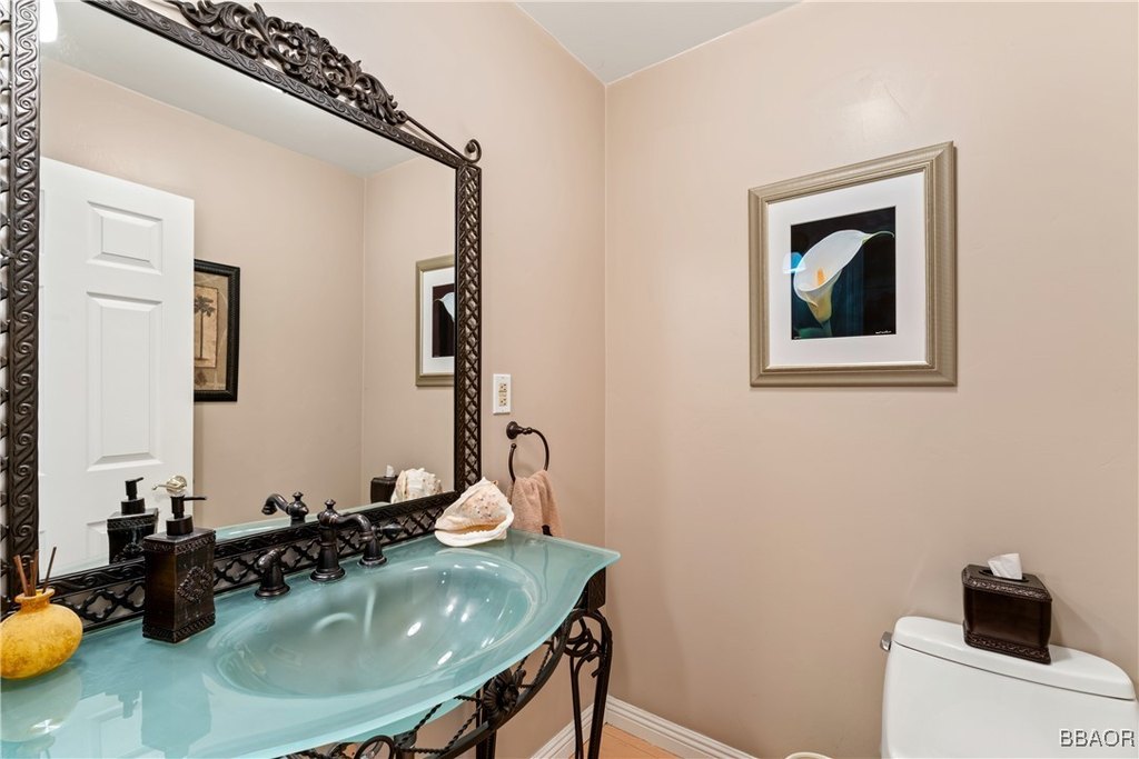 Lake Arrowhead, California, 92317, United States, 4 Bedrooms Bedrooms, ,4 BathroomsBathrooms,Residential,Forsale,1886288