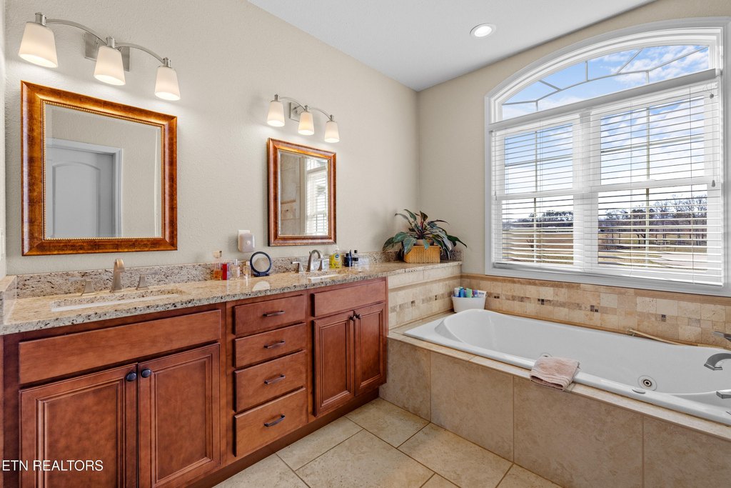 Maryville, Tennessee, 37801, United States, 4 Bedrooms Bedrooms, ,3.5 BathroomsBathrooms,Residential,Forsale,2011912