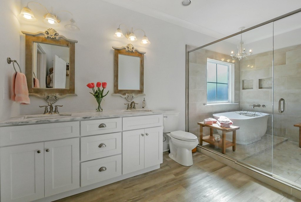 Harrison, Tennessee, 37341, United States, 2 Bedrooms Bedrooms, ,2 BathroomsBathrooms,Residential,Forsale,2011263