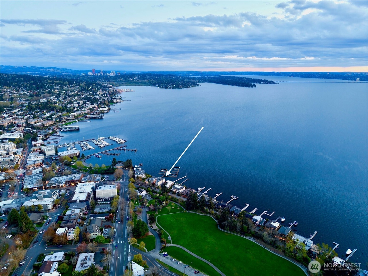 Kirkland, Washington, 98033, United States, 3 Bedrooms Bedrooms, ,3 BathroomsBathrooms,Residential,Forsale,1965877