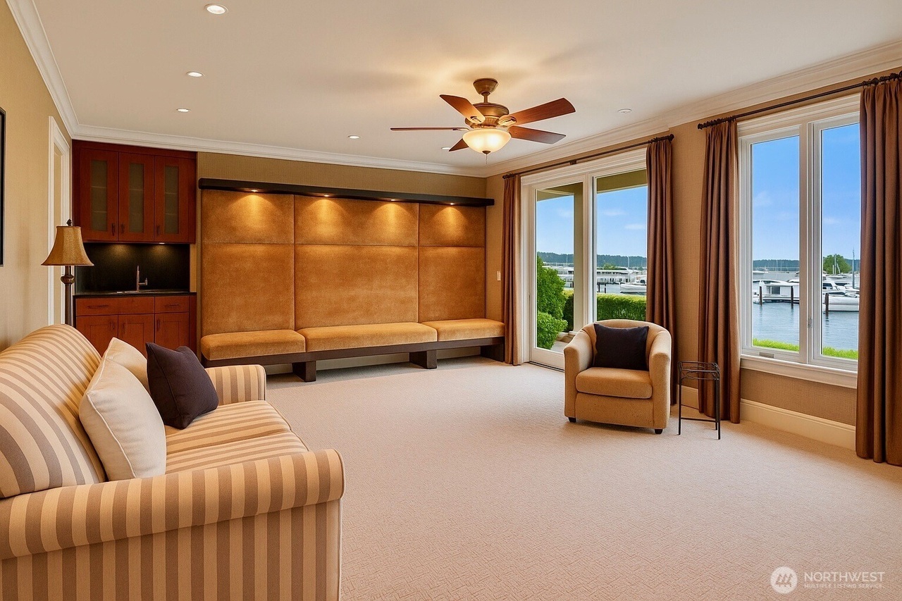 Kirkland, Washington, 98033, United States, 3 Bedrooms Bedrooms, ,3 BathroomsBathrooms,Residential,Forsale,1965877