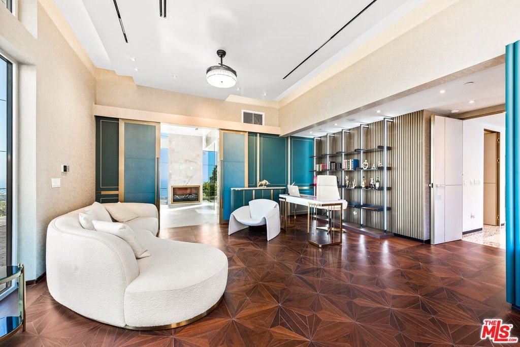 Malibu, California, 90265, United States, 3 Bedrooms Bedrooms, ,3 BathroomsBathrooms,Residential,Forsale,1985955