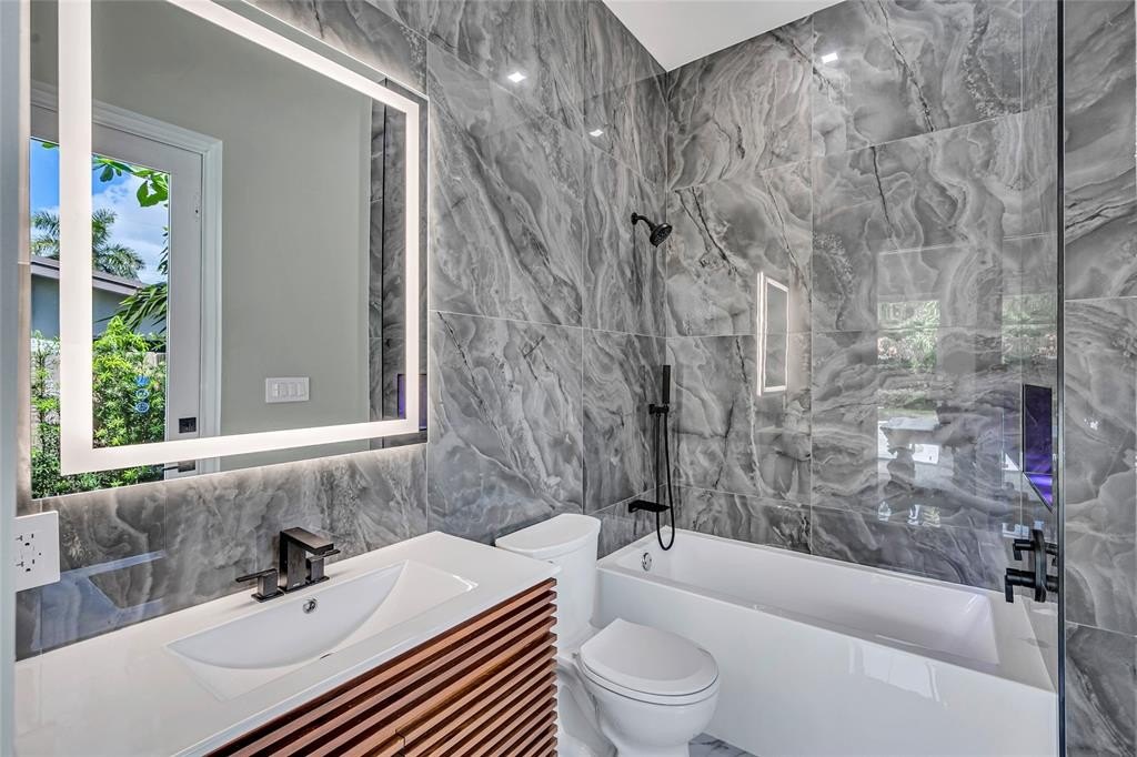 Oakland Park, Florida, 33334, United States, 4 Bedrooms Bedrooms, ,4 BathroomsBathrooms,Residential,Forsale,1968291