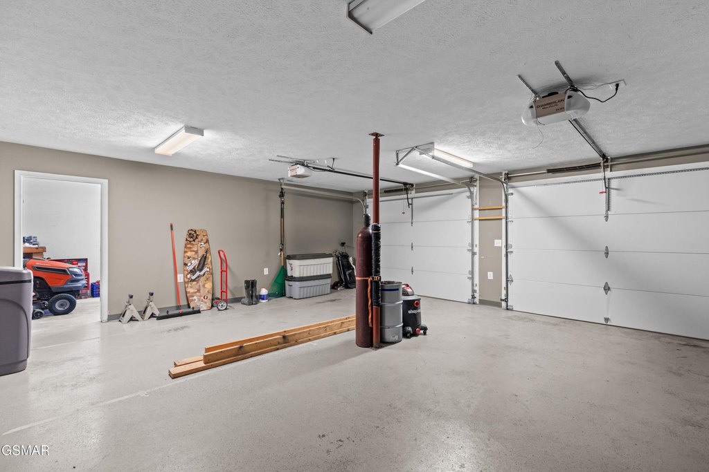 Baneberry, Tennessee, 37890, United States, 3 Bedrooms Bedrooms, ,2.5 BathroomsBathrooms,Residential,Forsale,1999467