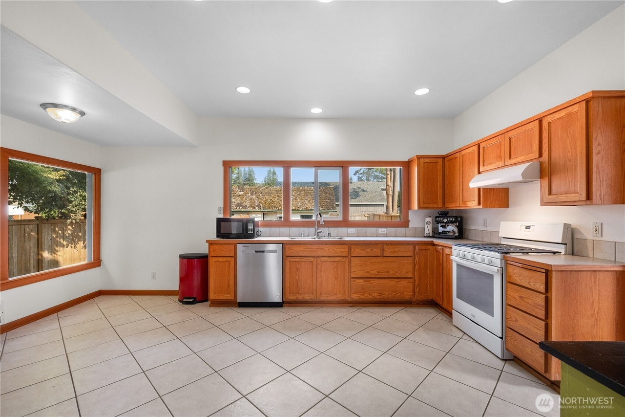 Granite Falls, Washington, 98252, United States, 3 Bedrooms Bedrooms, ,2 BathroomsBathrooms,Residential,Forsale,1965881