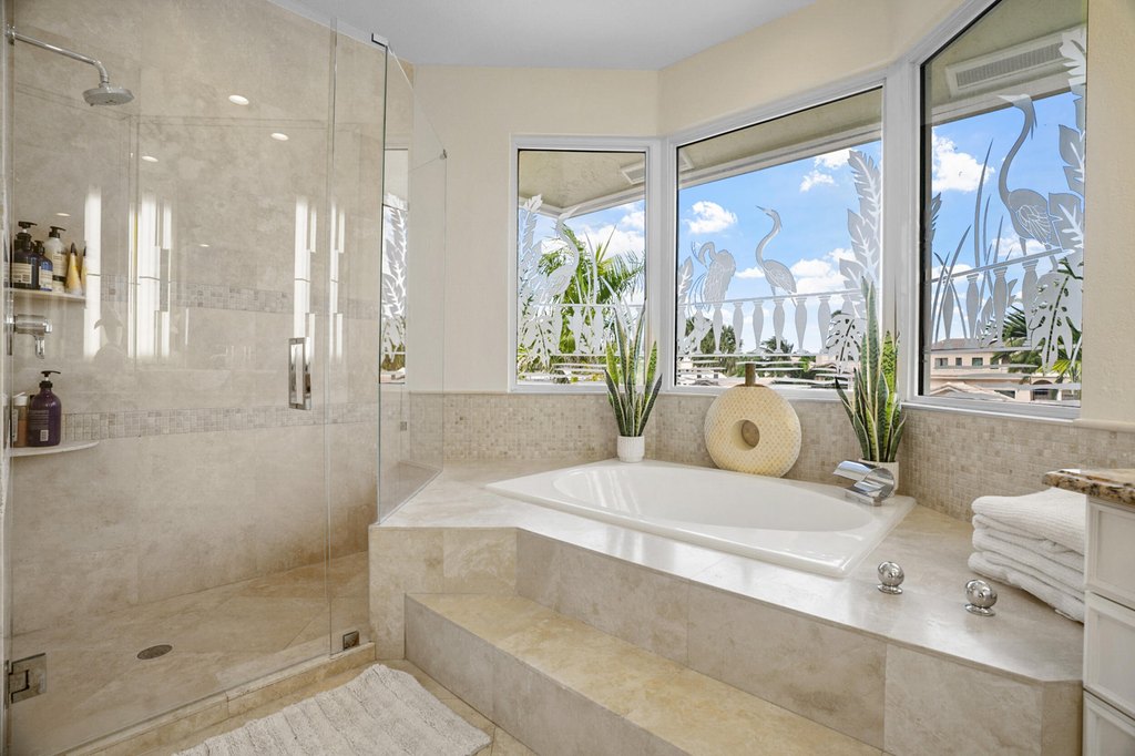 Delray Beach, Florida, 33483, United States, 4 Bedrooms Bedrooms, ,3.5 BathroomsBathrooms,Residential,Forsale,1969898