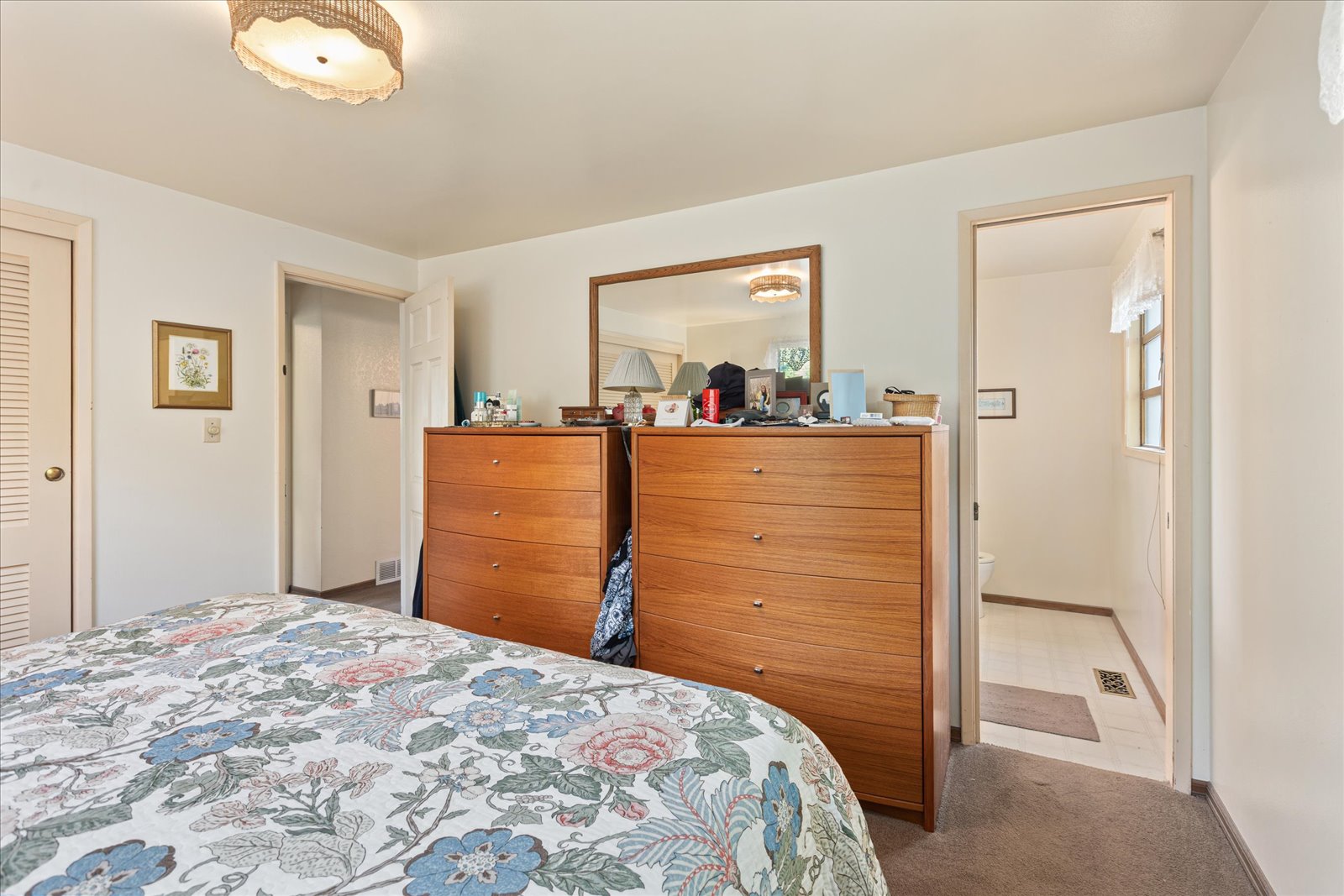 Bellevue, Washington, 98005, United States, 5 Bedrooms Bedrooms, ,1.5 BathroomsBathrooms,Residential,Forsale,1965895