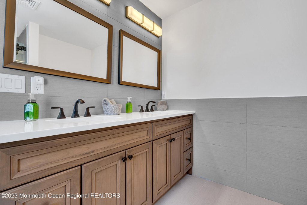 Seaside Park, New Jersey, 08752, United States, 7 Bedrooms Bedrooms, ,7 BathroomsBathrooms,Residential,Forsale,1922405