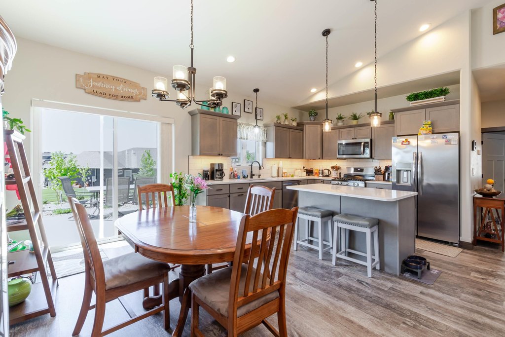 Rapid City, South Dakota, 57702, United States, 3 Bedrooms Bedrooms, ,2 BathroomsBathrooms,Residential,Forsale,1990706