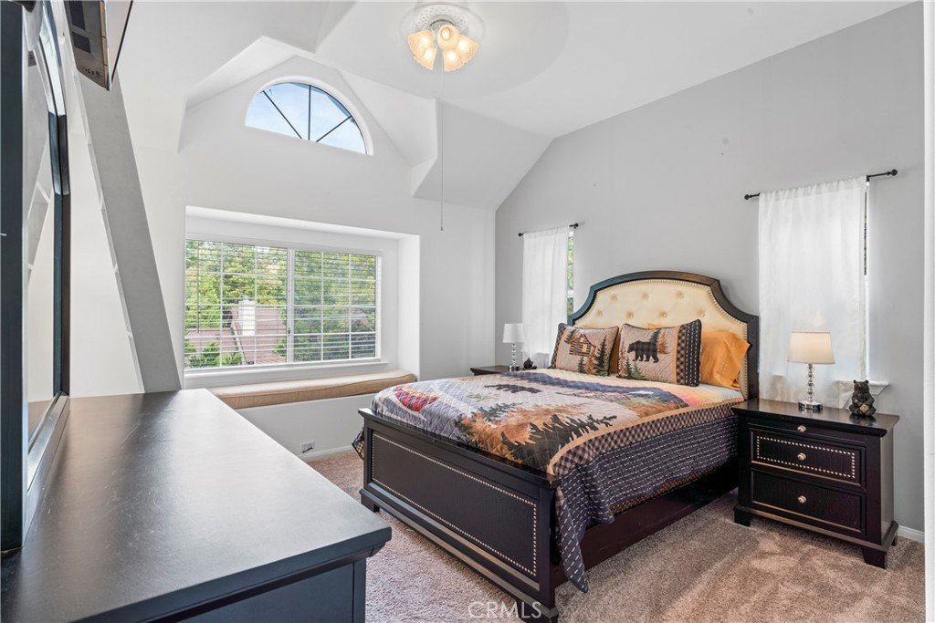 Lake Arrowhead, California, 92352, United States, 4 Bedrooms Bedrooms, ,2.5 BathroomsBathrooms,Residential,Forsale,1971038