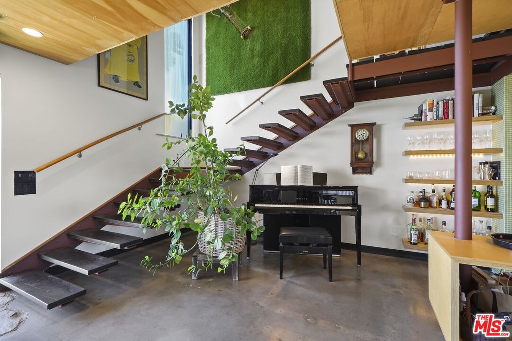 Malibu, California, 90265, United States, 3 Bedrooms Bedrooms, ,2.5 BathroomsBathrooms,Residential,Forsale,2009617