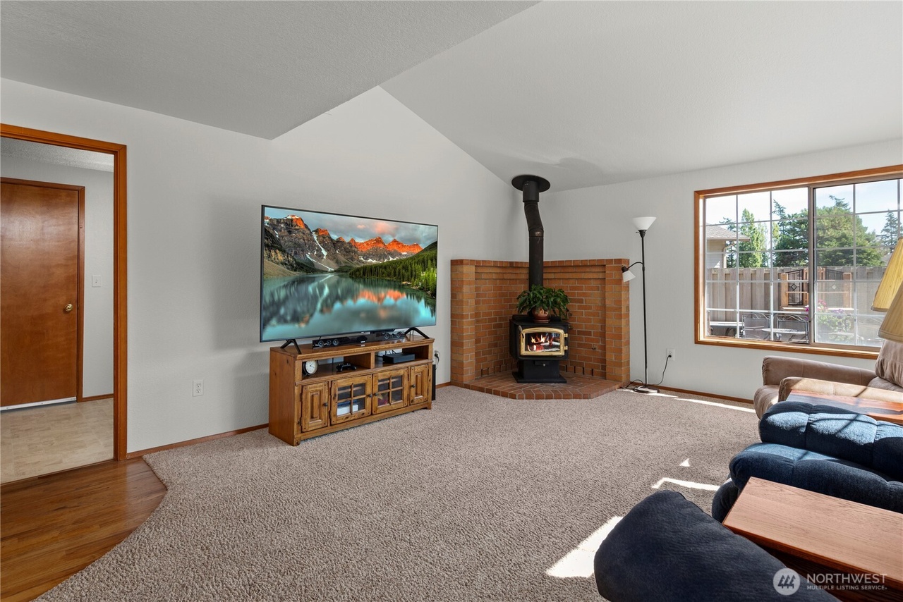 Oak Harbor, Washington, 98277, United States, 4 Bedrooms Bedrooms, ,2 BathroomsBathrooms,Residential,Forsale,1965888