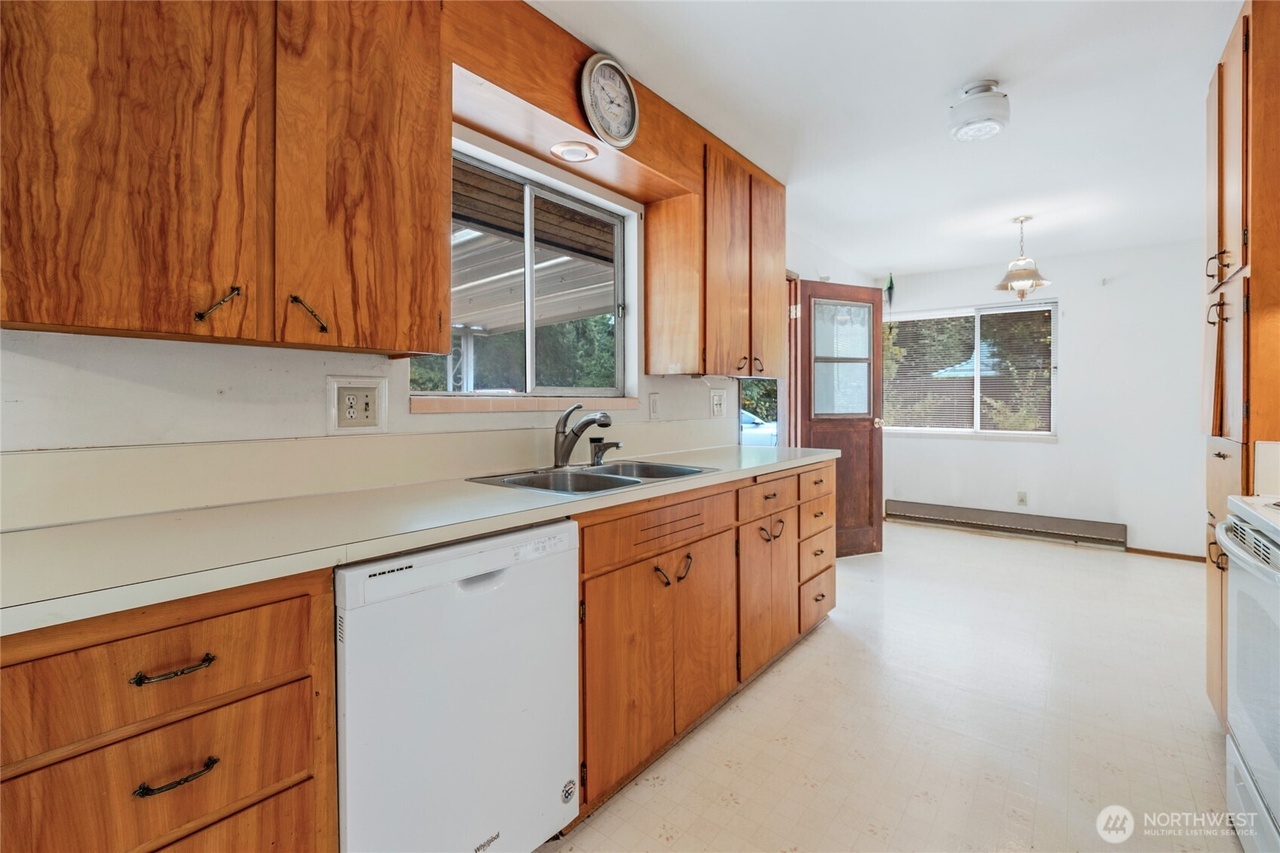 Bothell, Washington, 98021, United States, 3 Bedrooms Bedrooms, ,1 BathroomBathrooms,Residential,Forsale,1965890