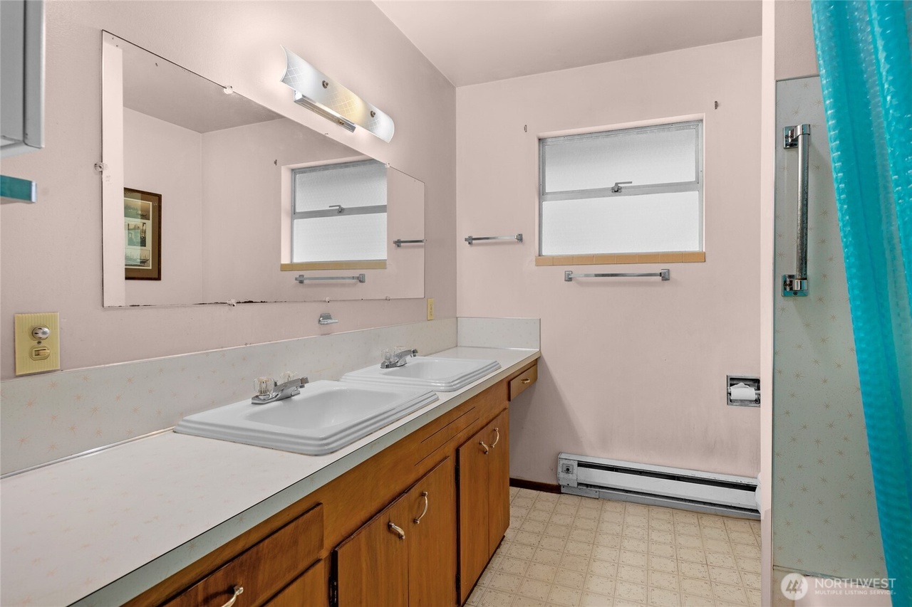 Bothell, Washington, 98021, United States, 3 Bedrooms Bedrooms, ,1 BathroomBathrooms,Residential,Forsale,1965890