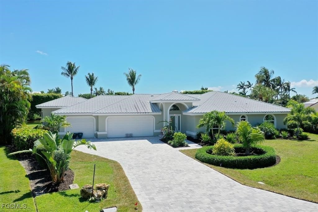 Sanibel, Florida, 33957, United States, 4 Bedrooms Bedrooms, ,3 BathroomsBathrooms,Residential,Forsale,1971925