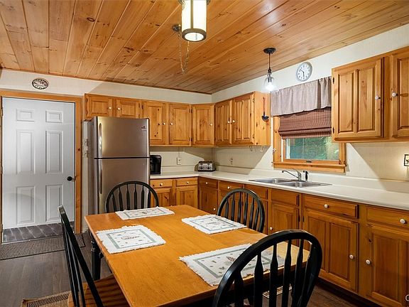 Eagle Bay, New York, 13331, United States, 3 Bedrooms Bedrooms, ,2 BathroomsBathrooms,Residential,Forsale,1969693