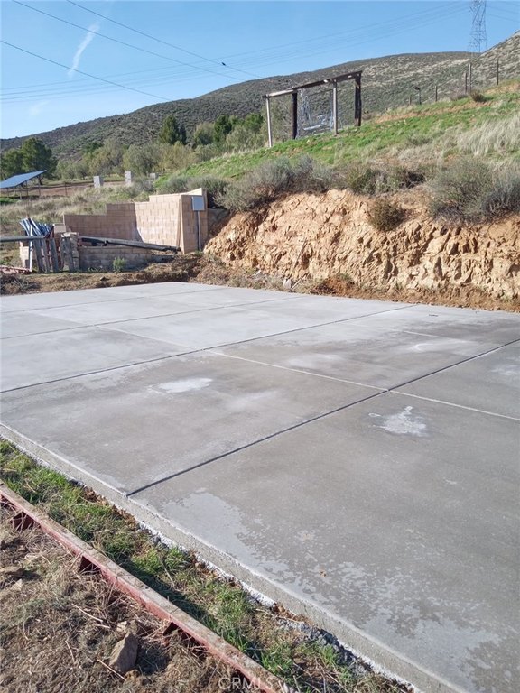 Agua Dulce, California, 91390, United States, 2 Bedrooms Bedrooms, ,4 BathroomsBathrooms,Residential,Forsale,2004098