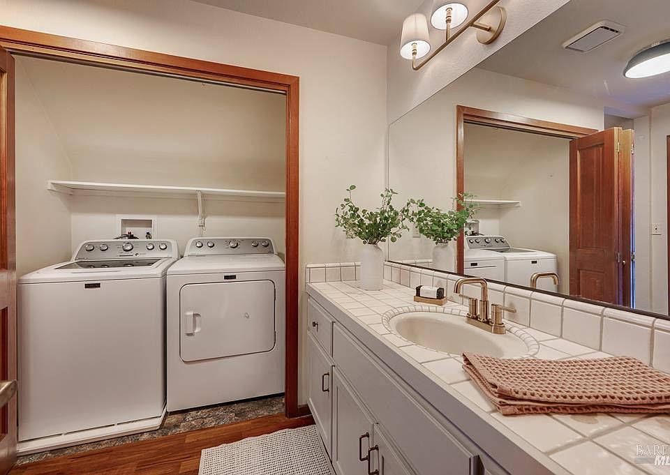 Santa Rosa, California, 95409, United States, 3 Bedrooms Bedrooms, ,2 BathroomsBathrooms,Residential,Forsale,1985924