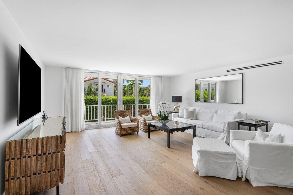 Palm Beach, Florida, 33480, United States, 2 Bedrooms Bedrooms, ,2 BathroomsBathrooms,Residential,Forsale,1996367