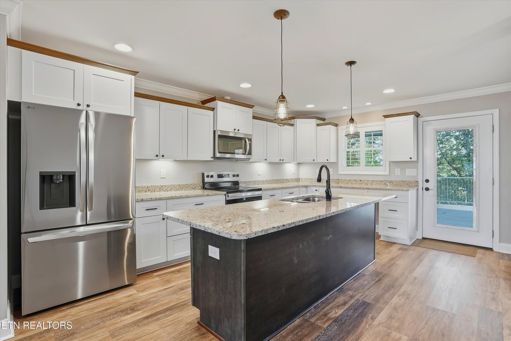 Maryville, Tennessee, 37804, United States, 4 Bedrooms Bedrooms, ,3 BathroomsBathrooms,Residential,Forsale,1973596