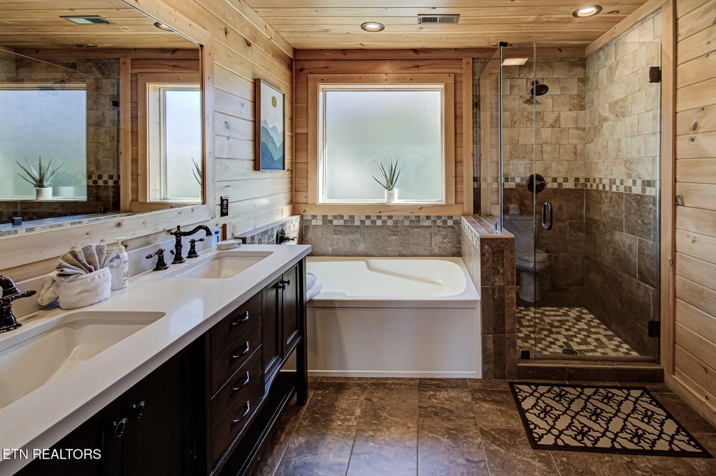 Sevierville, Tennessee, 37862, United States, 5 Bedrooms Bedrooms, ,4 BathroomsBathrooms,Residential,Forsale,1973603