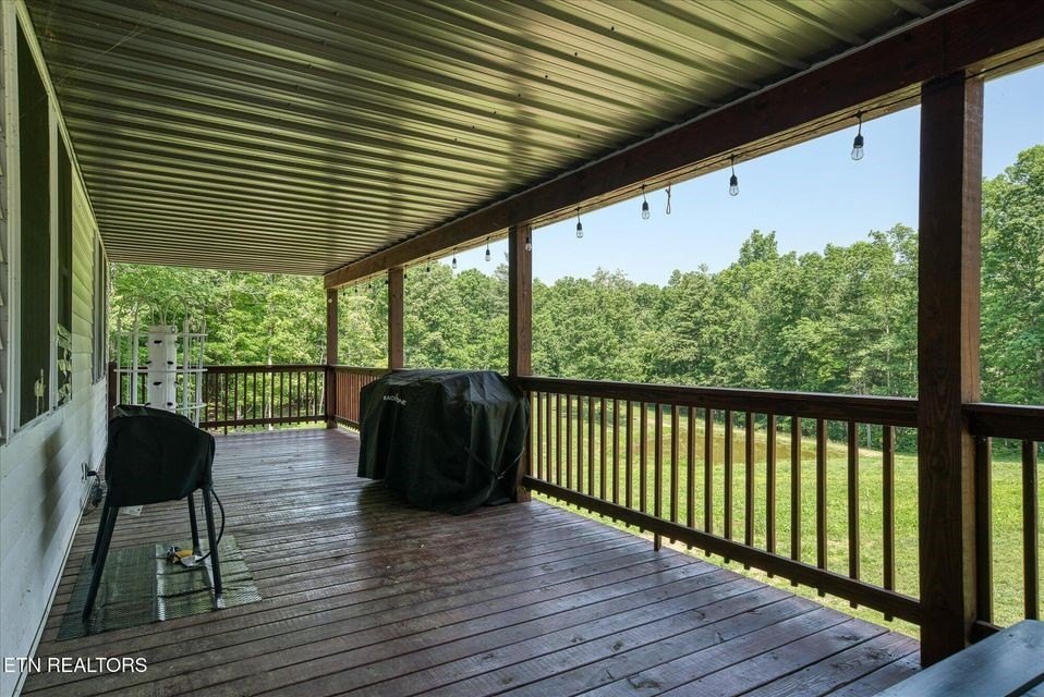 Deer Lodge, Tennessee, 37726, United States, 6 Bedrooms Bedrooms, ,2 BathroomsBathrooms,Residential,Forsale,1929820