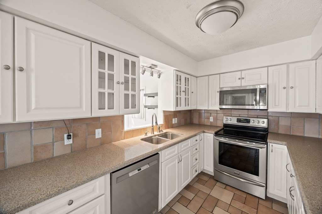 Byrdstown, Tennessee, 38549, United States, 2 Bedrooms Bedrooms, ,3 BathroomsBathrooms,Residential,Forsale,1996611