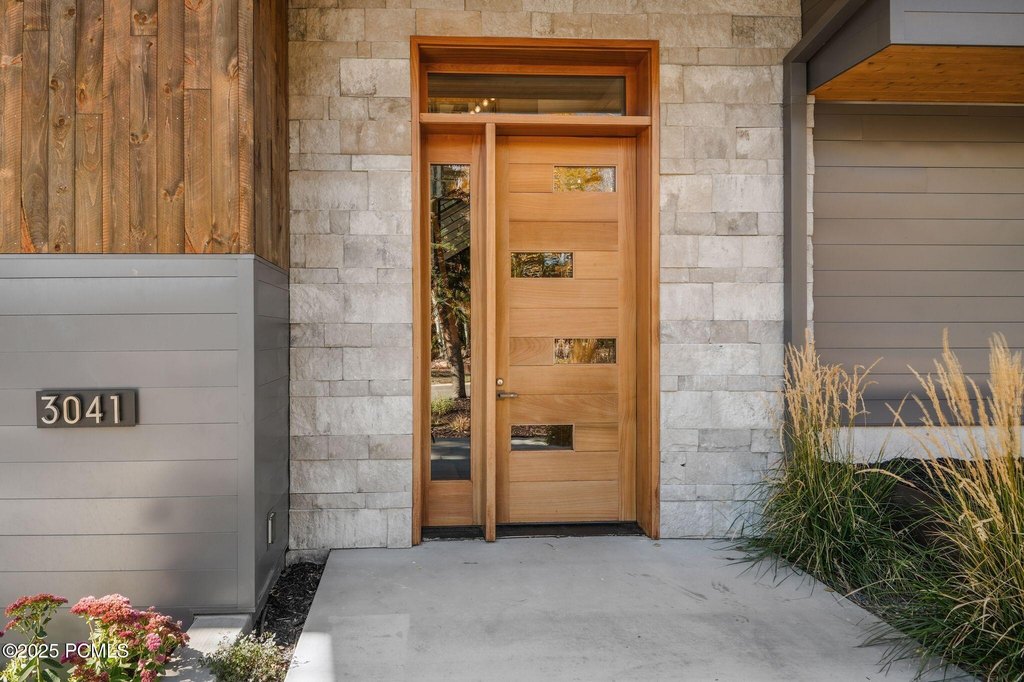 Park City, Utah, 84060, United States, 5 Bedrooms Bedrooms, ,4.5 BathroomsBathrooms,Residential,Forsale,2004724