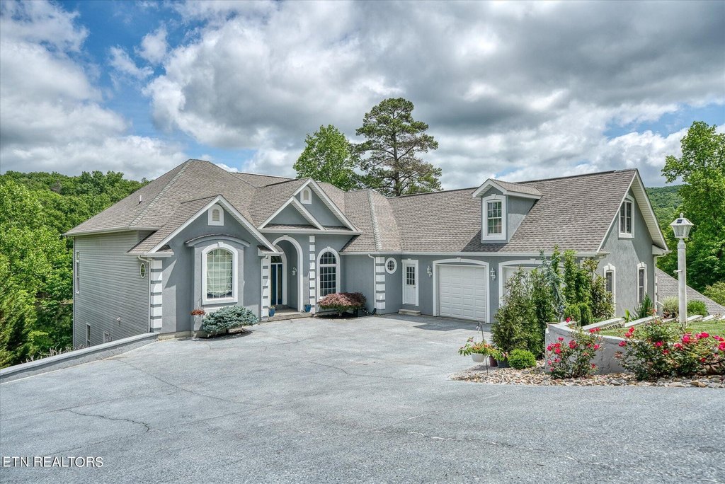 Fairfield Glade, Tennessee, 38558, United States, 5 Bedrooms Bedrooms, ,4.5 BathroomsBathrooms,Residential,Forsale,1907874