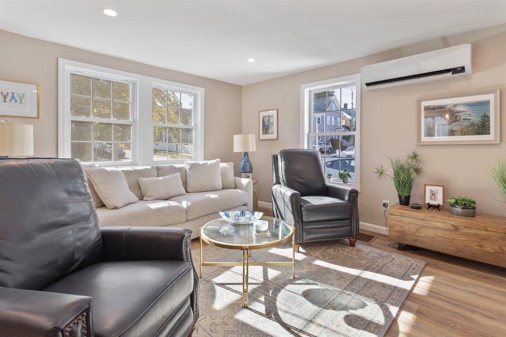 Portsmouth, New Hampshire, 03801, United States, 3 Bedrooms Bedrooms, ,2 BathroomsBathrooms,Residential,Forsale,2002416