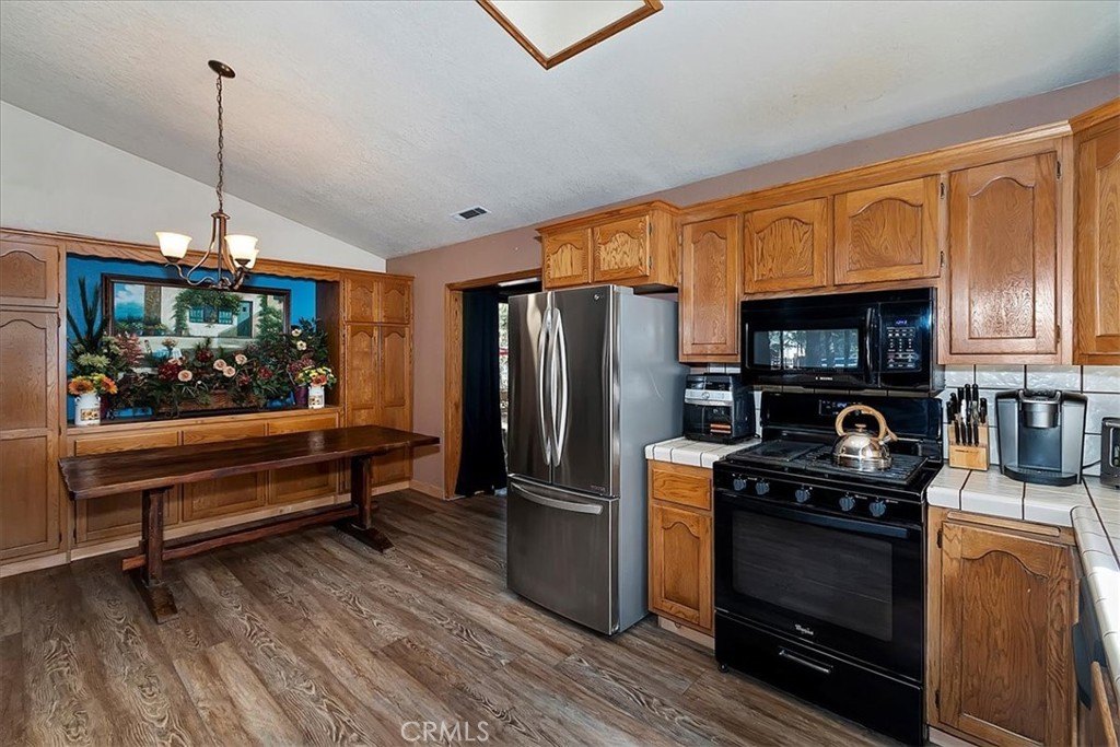 Big Bear, California, 92314, United States, 4 Bedrooms Bedrooms, ,2 BathroomsBathrooms,Residential,Forsale,1992749