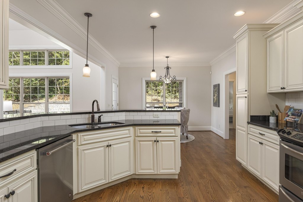 Chattanooga, Tennessee, 37415, United States, 4 Bedrooms Bedrooms, ,2.5 BathroomsBathrooms,Residential,Forsale,1995340