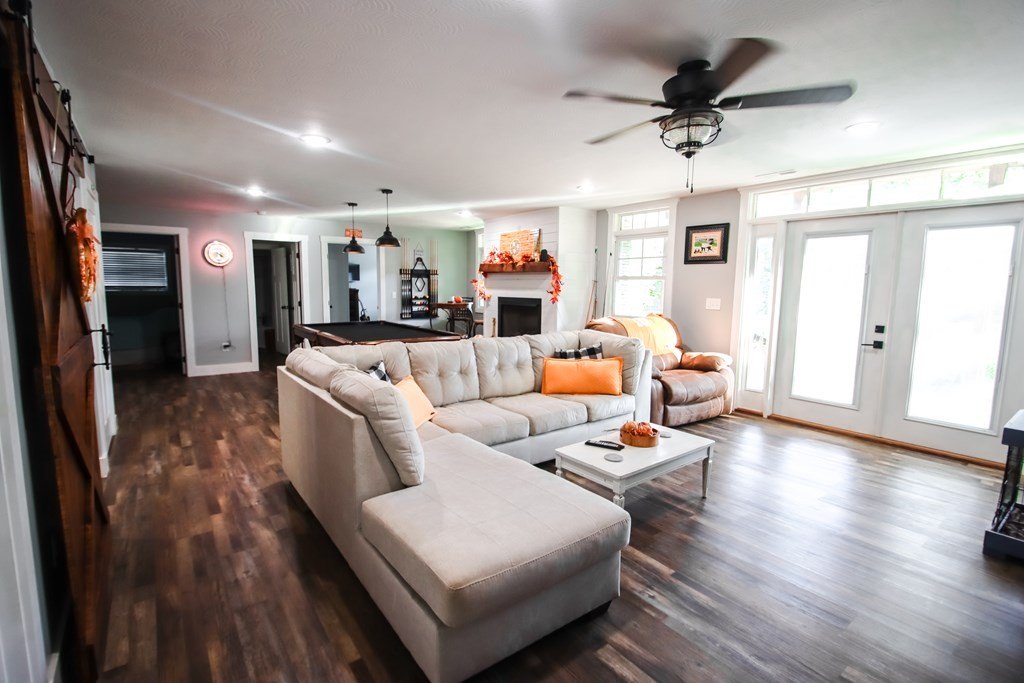 Walling, Tennessee, 38587, United States, 3 Bedrooms Bedrooms, ,2.5 BathroomsBathrooms,Residential,Forsale,1996612