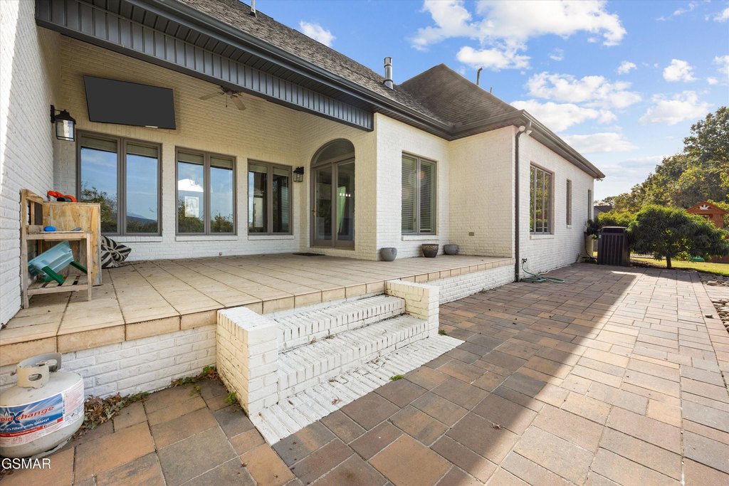 Sevierville, Tennessee, 37862, United States, 4 Bedrooms Bedrooms, ,3.5 BathroomsBathrooms,Residential,Forsale,1942459