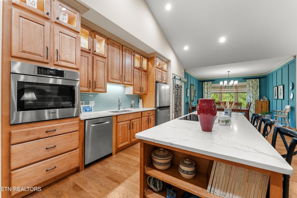 Crossville, Tennessee, 38558, United States, 4 Bedrooms Bedrooms, ,3 BathroomsBathrooms,Residential,Forsale,1952849