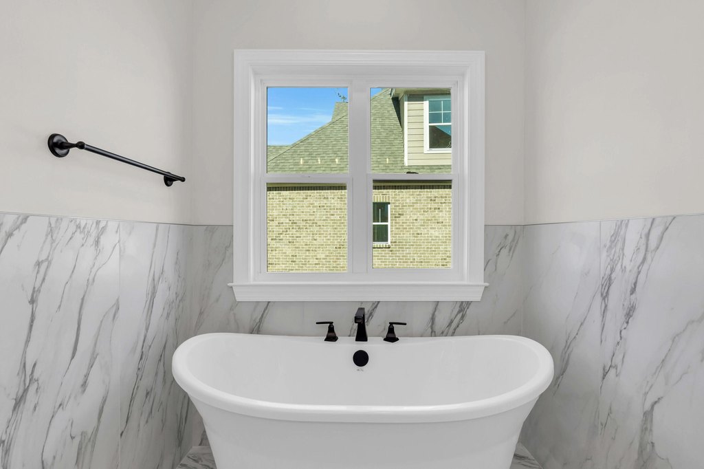 Chattanooga, Tennessee, 37421, United States, 5 Bedrooms Bedrooms, ,4 BathroomsBathrooms,Residential,Forsale,2009582