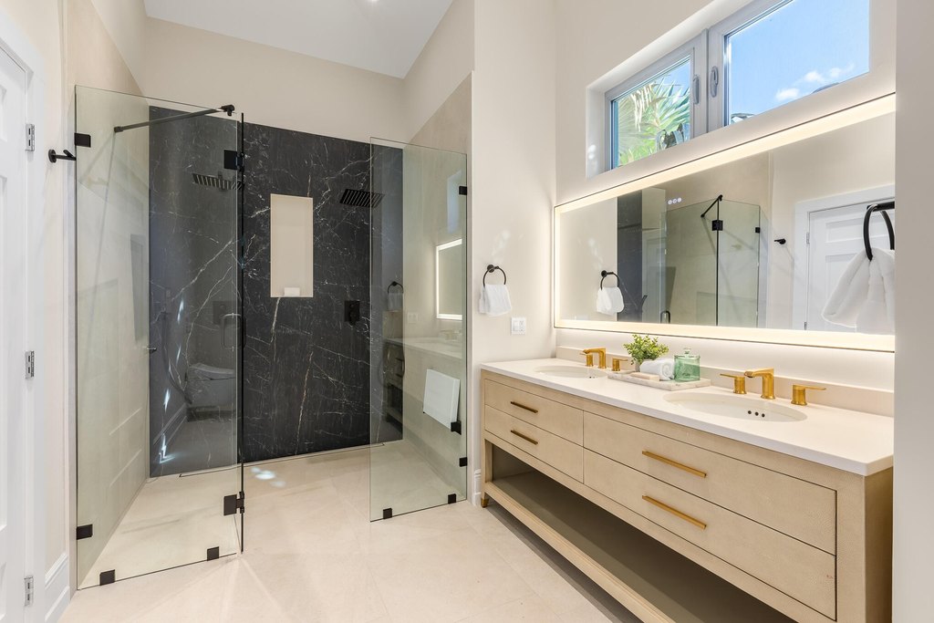 Key West, Florida, 33040, United States, 3 Bedrooms Bedrooms, ,3.5 BathroomsBathrooms,Residential,Forsale,2004365