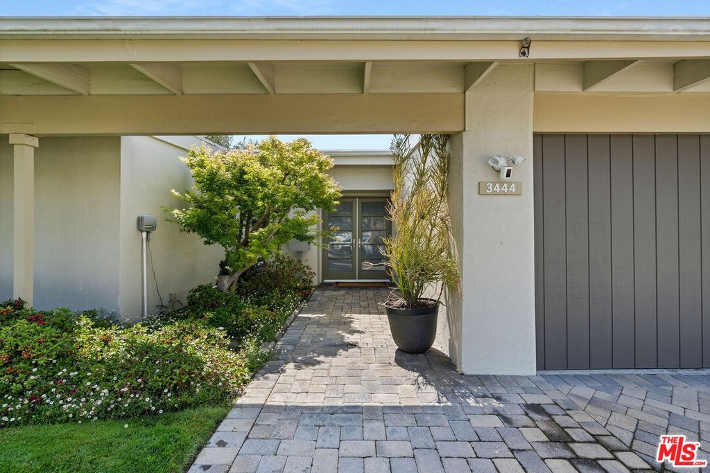 Malibu, California, 90265, United States, 4 Bedrooms Bedrooms, ,3 BathroomsBathrooms,Residential,Forsale,2009629