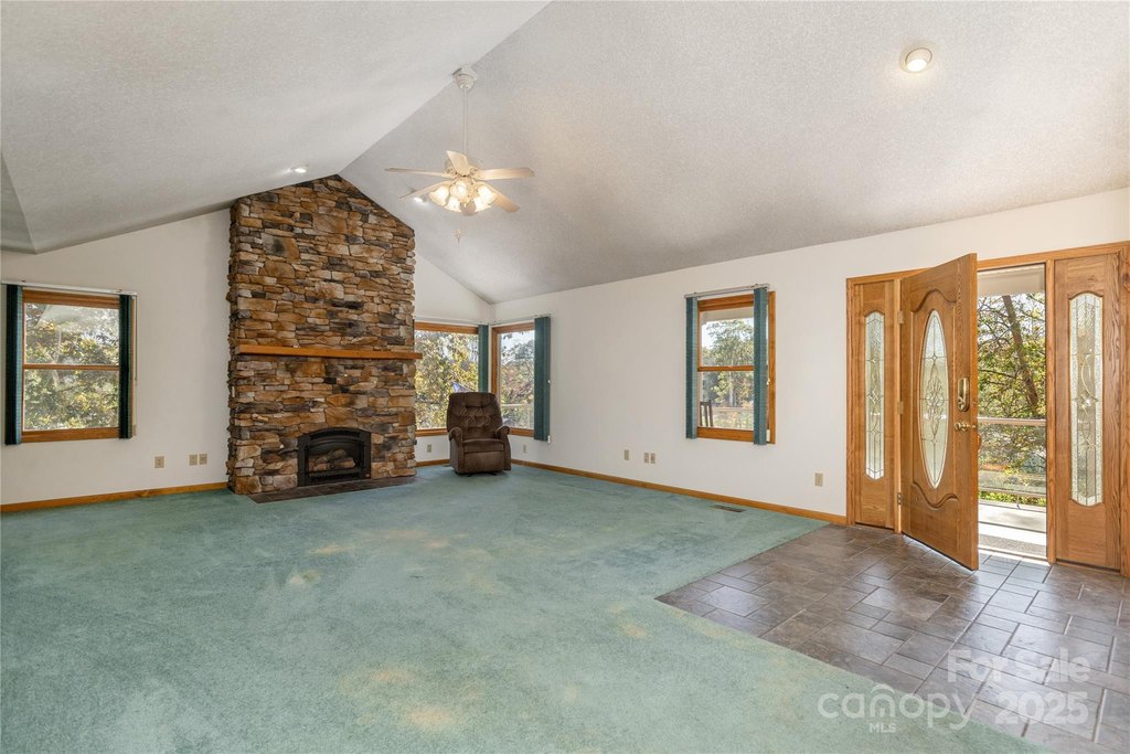 Hendersonville, North Carolina, 28792, United States, 3 Bedrooms Bedrooms, ,3 BathroomsBathrooms,Residential,Forsale,2004301