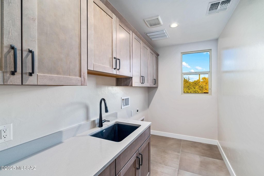 Tucson, Arizona, 85750, United States, 3 Bedrooms Bedrooms, ,3.5 BathroomsBathrooms,Residential,Forsale,1990097