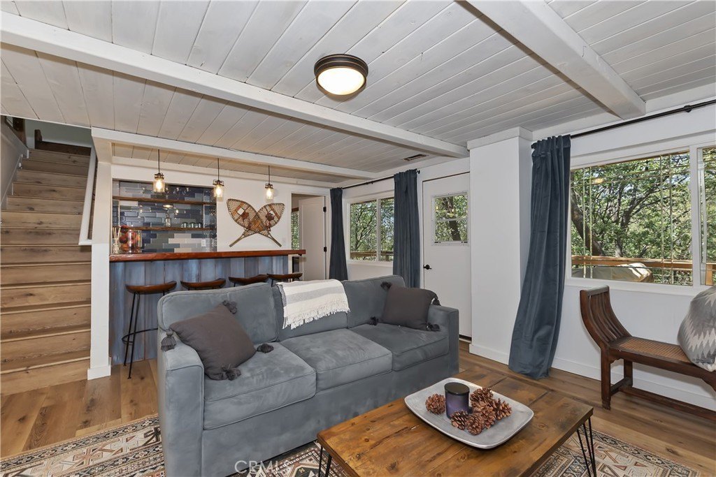 Lake Arrowhead, California, 92352, United States, 4 Bedrooms Bedrooms, ,2 BathroomsBathrooms,Residential,Forsale,1934027