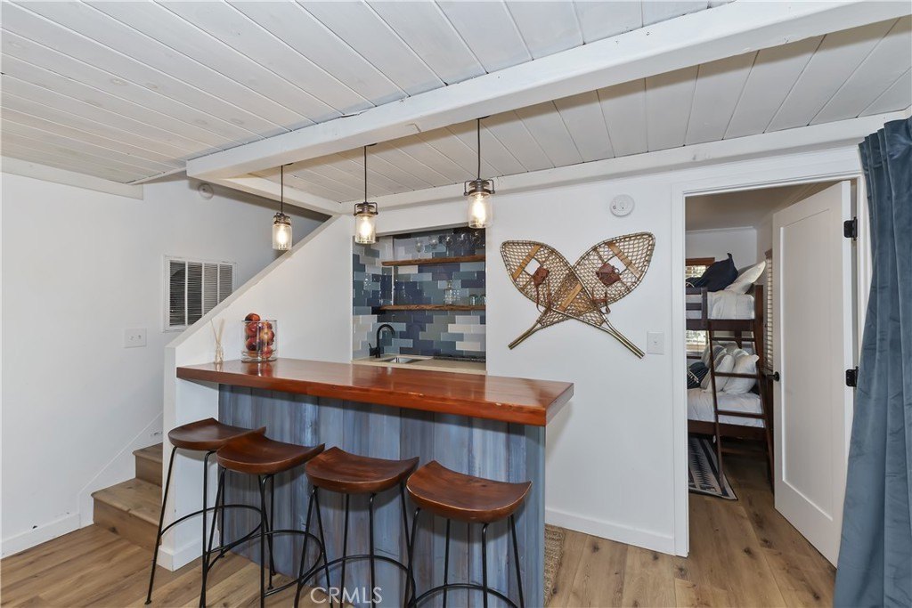 Lake Arrowhead, California, 92352, United States, 4 Bedrooms Bedrooms, ,2 BathroomsBathrooms,Residential,Forsale,2004074