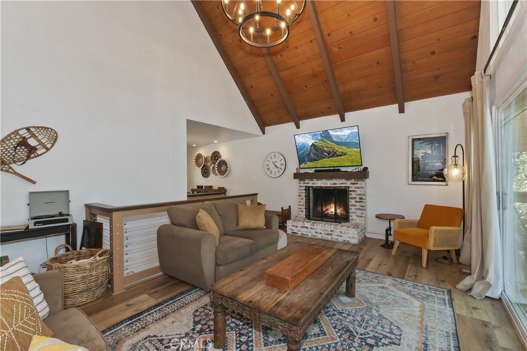 Lake Arrowhead, California, 92352, United States, 4 Bedrooms Bedrooms, ,2 BathroomsBathrooms,Residential,Forsale,2004074