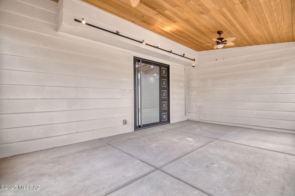 Tucson, Arizona, 85711, United States, 4 Bedrooms Bedrooms, ,2 BathroomsBathrooms,Residential,Forsale,1990103