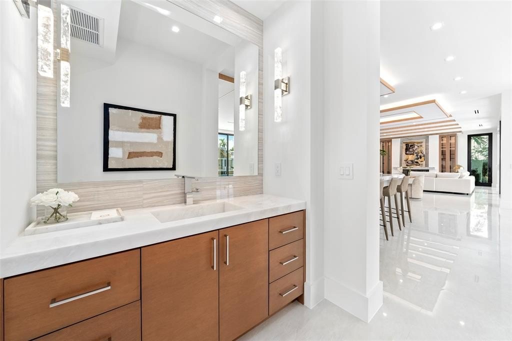 Fort Lauderdale, Florida, 33301, United States, 6 Bedrooms Bedrooms, ,5.5 BathroomsBathrooms,Residential,Forsale,1994100