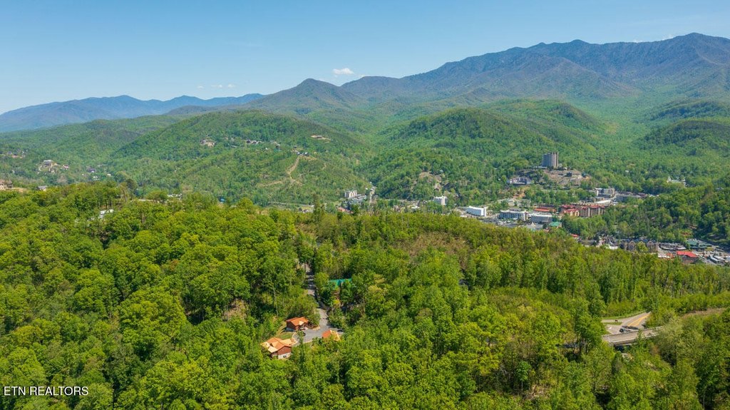 Gatlinburg, Tennessee, 37738, United States, 4 Bedrooms Bedrooms, ,4 BathroomsBathrooms,Residential,Forsale,1910238