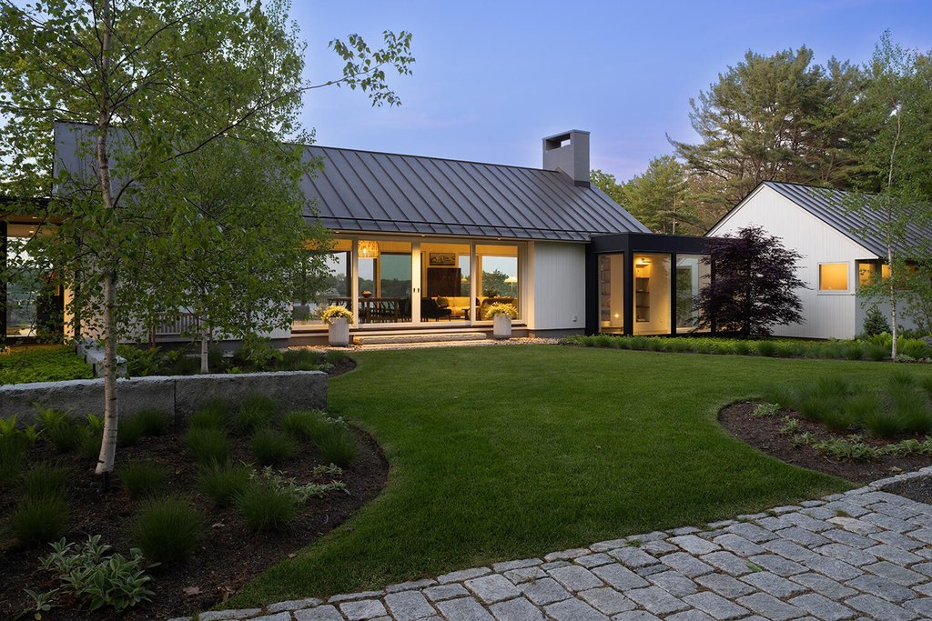 York, Maine, 03909, United States, 4 Bedrooms Bedrooms, ,3 BathroomsBathrooms,Residential,Forsale,1933927