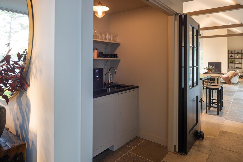 York, Maine, 03909, United States, 4 Bedrooms Bedrooms, ,3 BathroomsBathrooms,Residential,Forsale,1933927