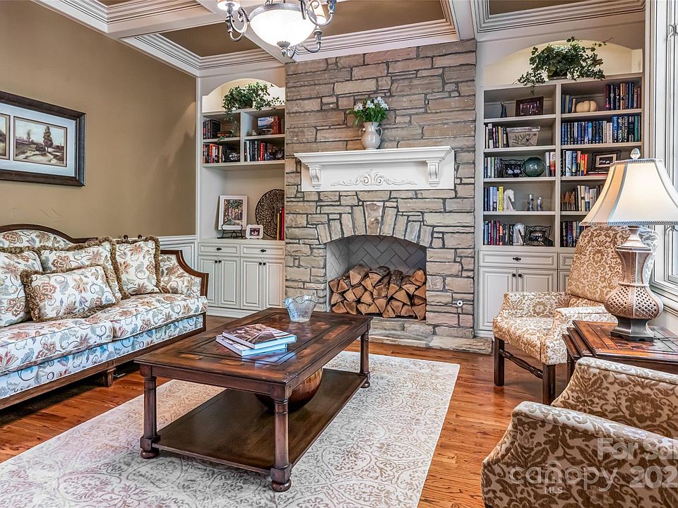 Asheville, North Carolina, 28803, United States, 4 Bedrooms Bedrooms, ,4 BathroomsBathrooms,Residential,Forsale,1986012