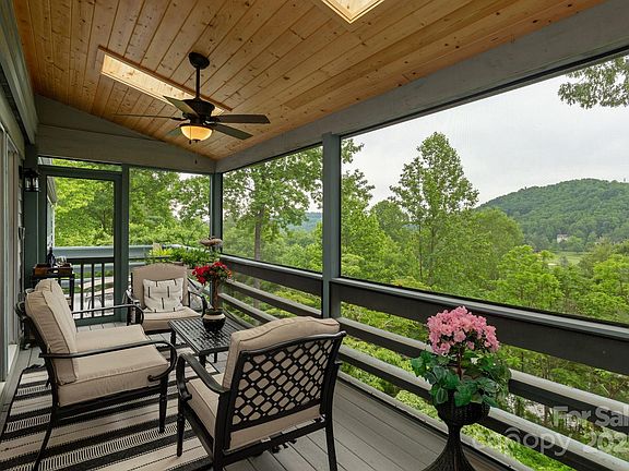 Flat Rock, North Carolina, 28731, United States, 3 Bedrooms Bedrooms, ,3 BathroomsBathrooms,Residential,Forsale,1985999